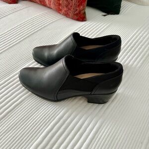 Clarks Women's Black Slip-On Mules